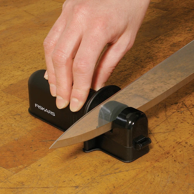 Fiskars Blade Sharpener 5 Fiskars Blade Sharpener - Image 3